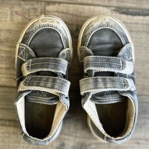 Toddler Sperry Velcro Shoes size 9